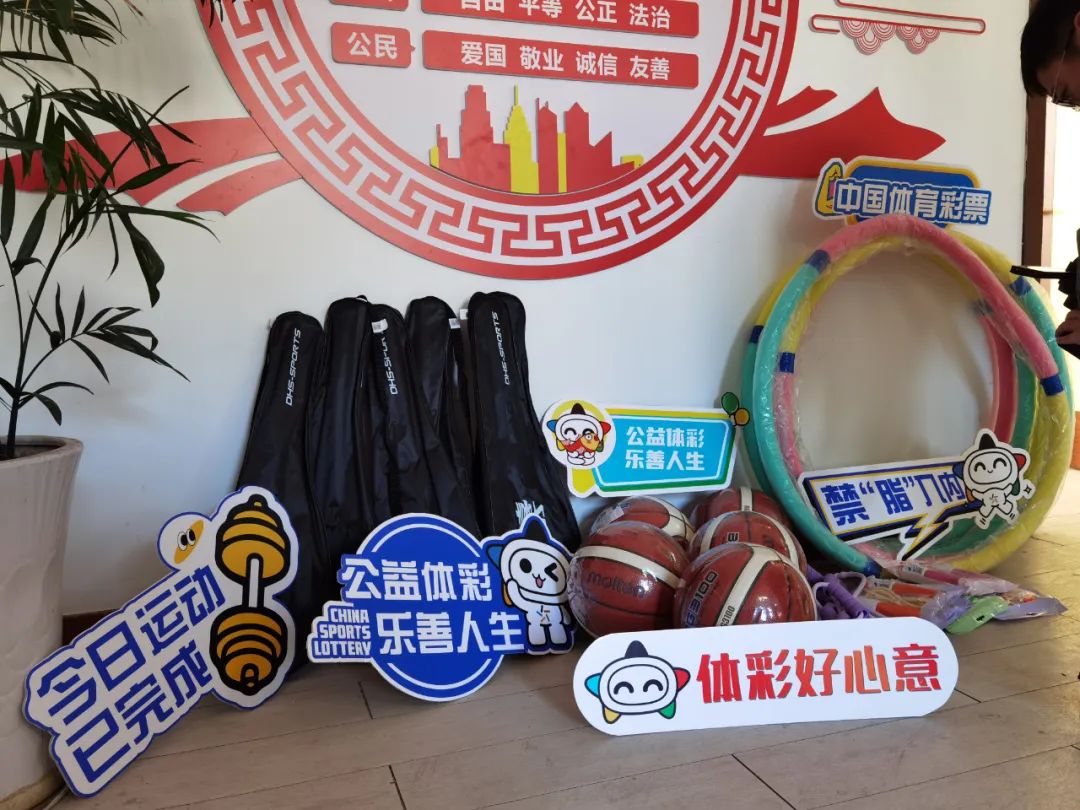 他不僅需要